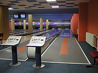 Bowling - restaurace s.r.o., Měšťanská 3786/72, Hodonín – sportovní kuželna, 2 segmentové dráhy UV, stavěče Vollmer, rok výstavby 2004, instalováno v jedné hale společně se 6 drahami bowlingu